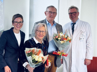 V.l.n.r.: Nadine Krefeld, Dr. Annelies von Düffel, Werner Anneken, Prof. Dr. Dirk Weyhe