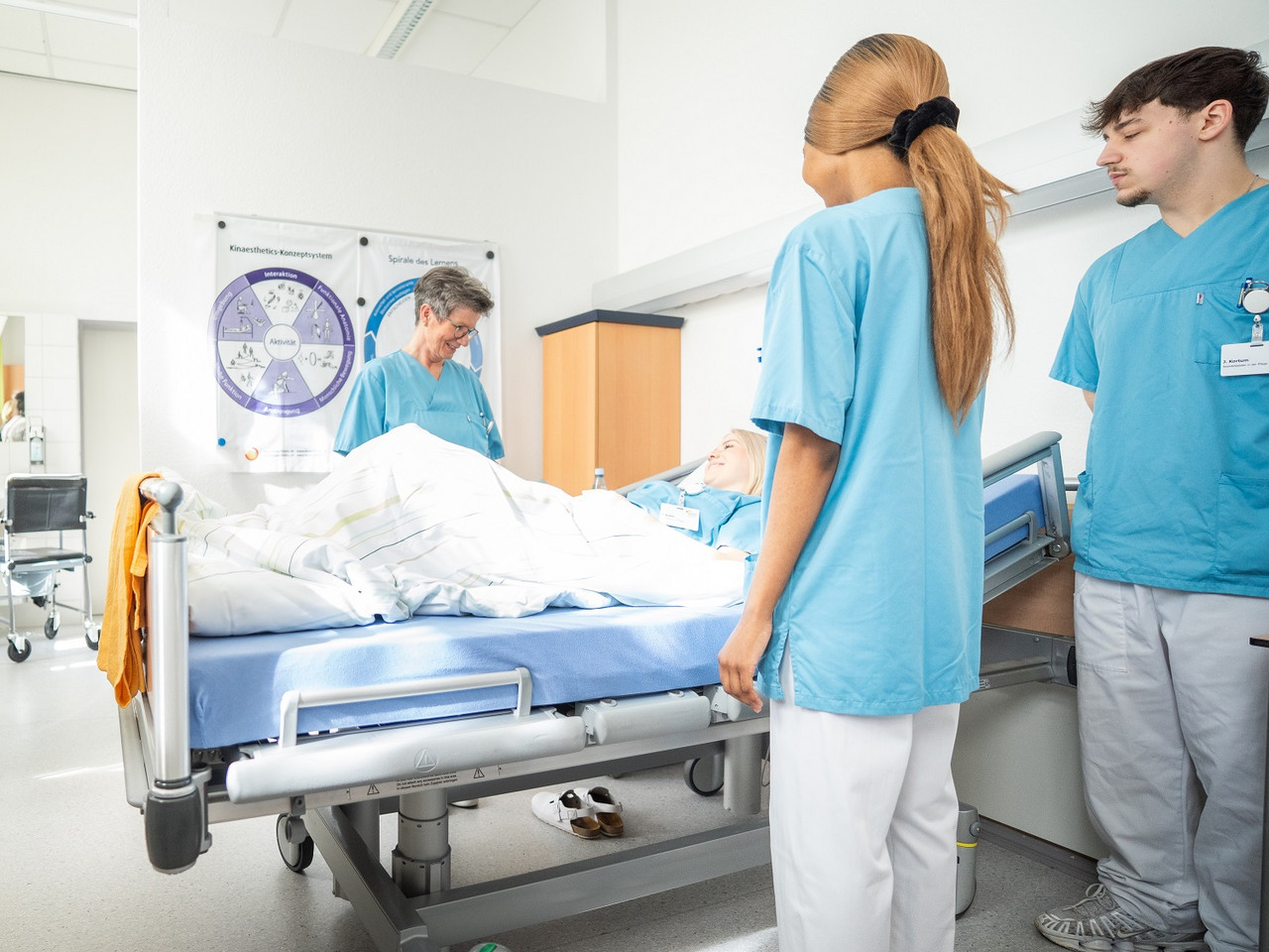 Demonstration des Skills Lab in der Schule für Pflegefachberufe des Pius-Hospital Oldenburg
