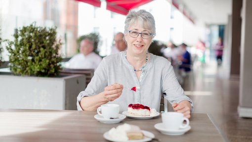 Kaffee und Kuchen auf der Pius-Terrasse
