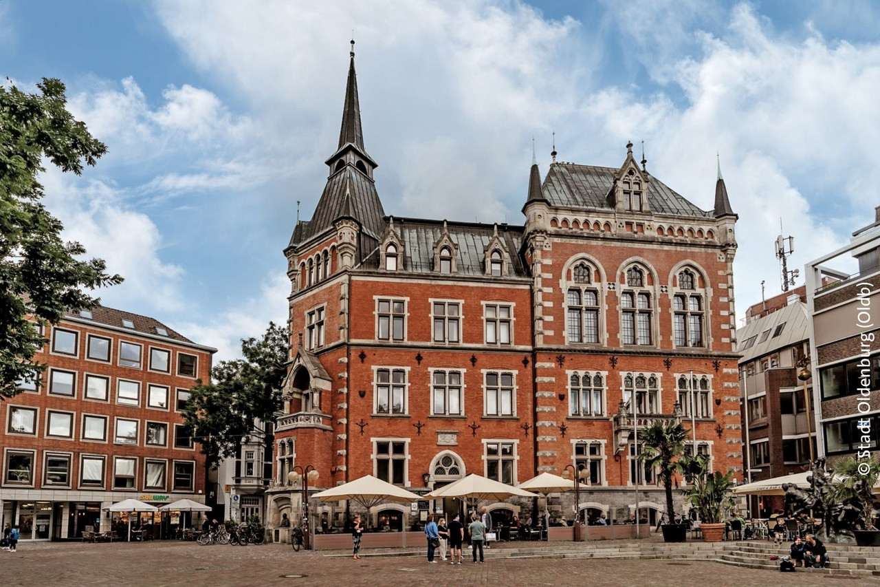 Stadt Oldenburg Marktplatz und altes Rathaus in Oldenburg