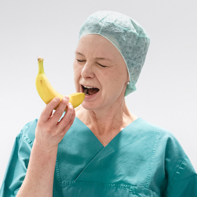 Pius Mitarbeiter mit Banane 13