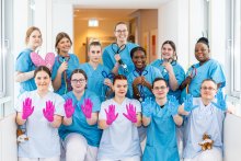 Mit Zusammenhalt zum Erfolg: Pius-Pflegekurs feiert Examen